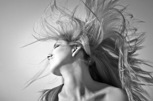 momento hair style
